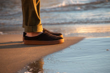 Load image into Gallery viewer, SOL- BLACK & GUM