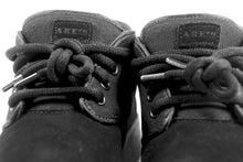 Load image into Gallery viewer, BULIT- BLACK & WHITE