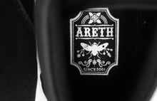 Load image into Gallery viewer, BULIT- BLACK & WHITE