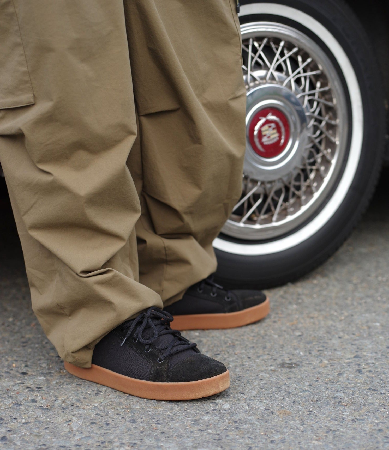 LOLL- BLACK & GUM – AREth Footwear