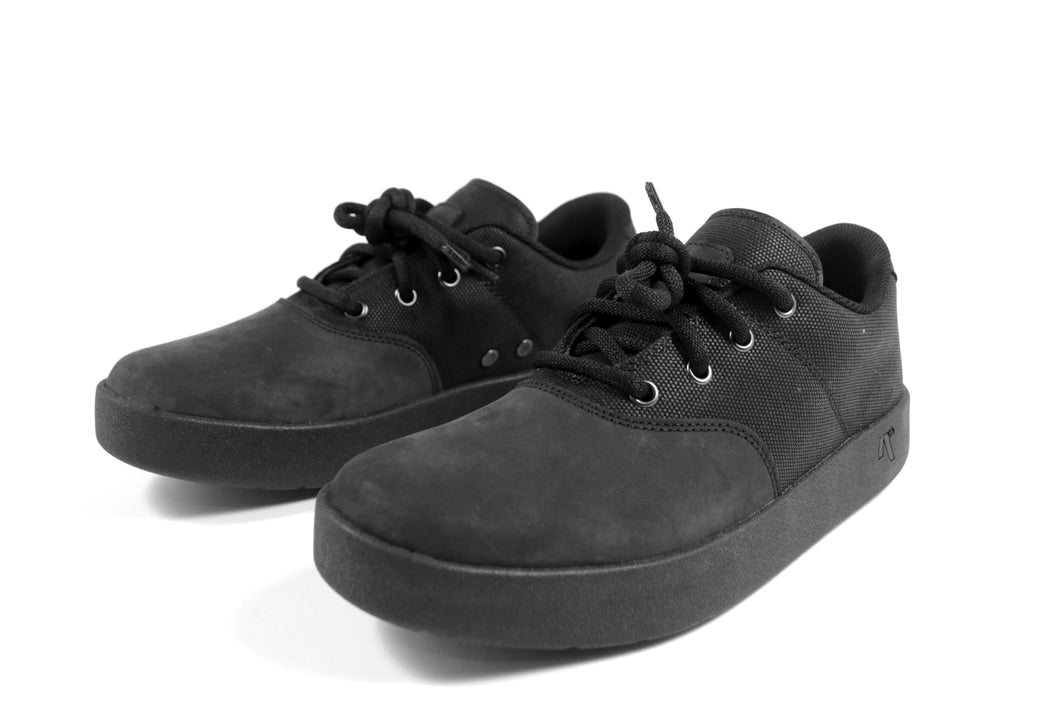 PLUG- BLACK NUBUCK